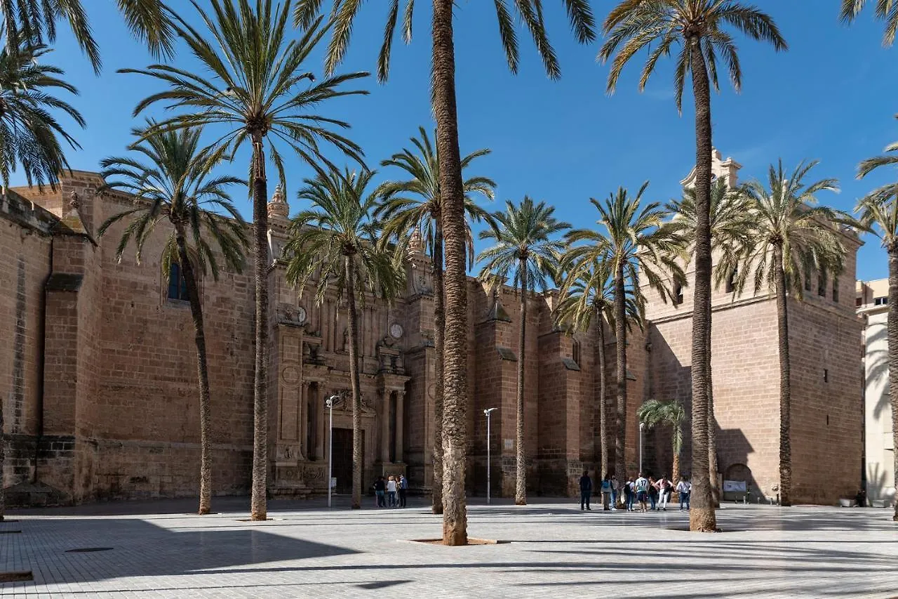 At Paseo De Almeria Apartment